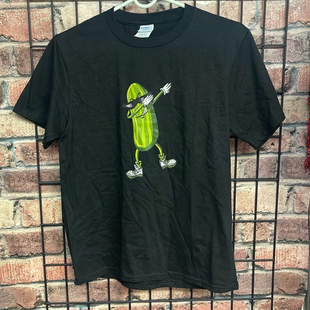 Dabbing Pickle boys t-shirt, black short sleeve size Large